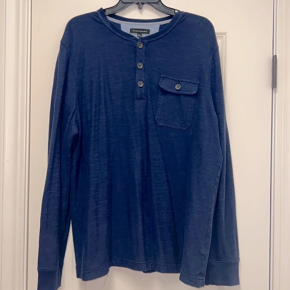 Banana Republic Men’s Long Sleeve Blue Henley, XL